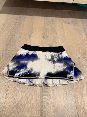 Lululemon Pacesetter running skirt- Milky Way print